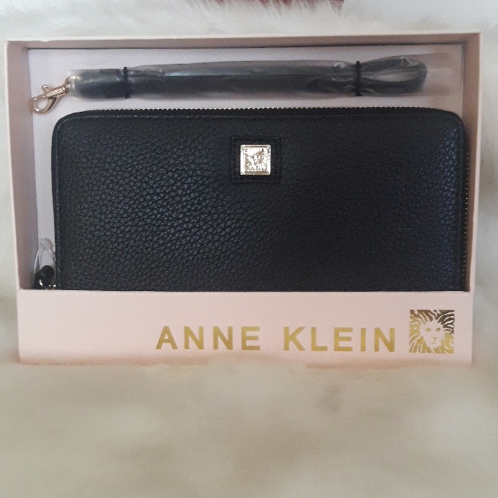 ANNE KLEIN WRISTLET